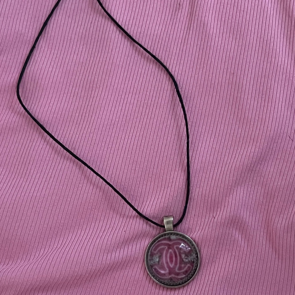 Elegant Pink fashion inspired necklace